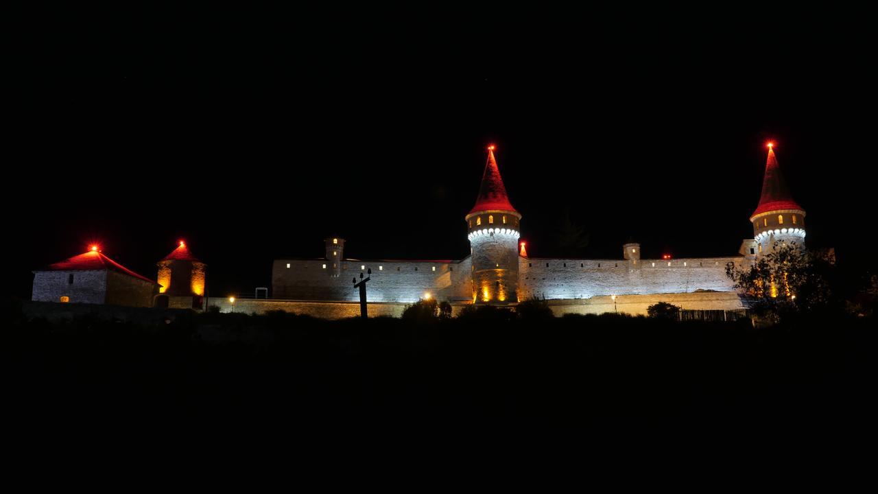Nazar Stodolya Hotel Камианец-Подилский Екстериор снимка